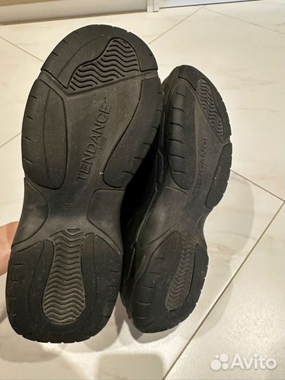 Кроссовки женские кожаные 36