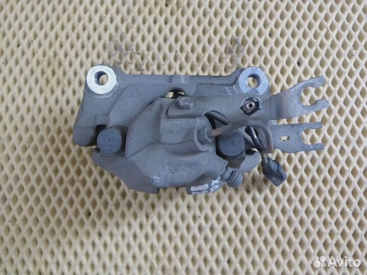 Суппорт передний правый Audi A4 B7 2005-2007 (8E0615124A 4B0615125B)