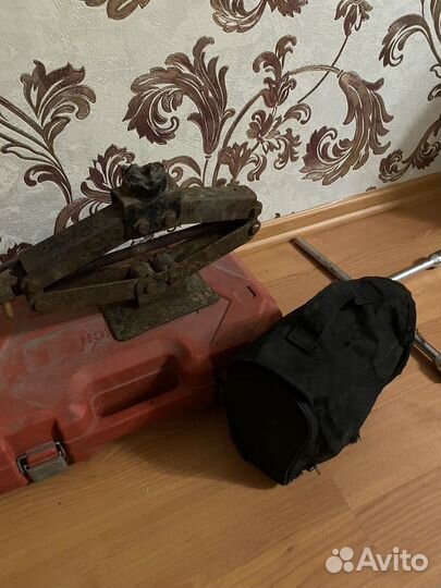 Заказаннабор инструментов и все что осталось