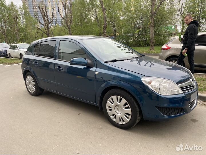 Opel Astra 1.6 МТ, 2007, битый, 253 000 км
