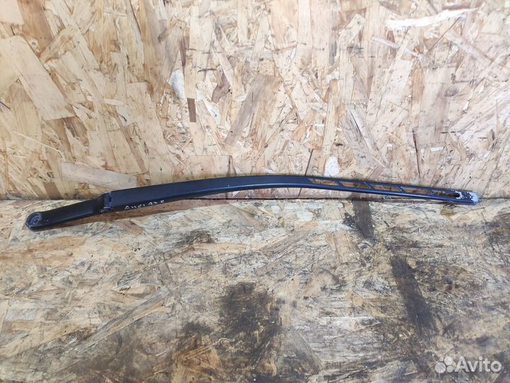 Поводок дворника правый Audi A3 8P рестайлинг 2