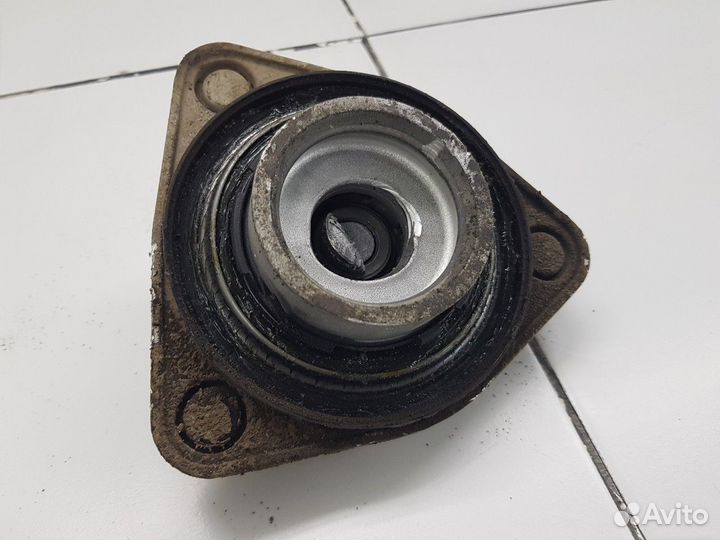 Опора переднего амортизатора правая