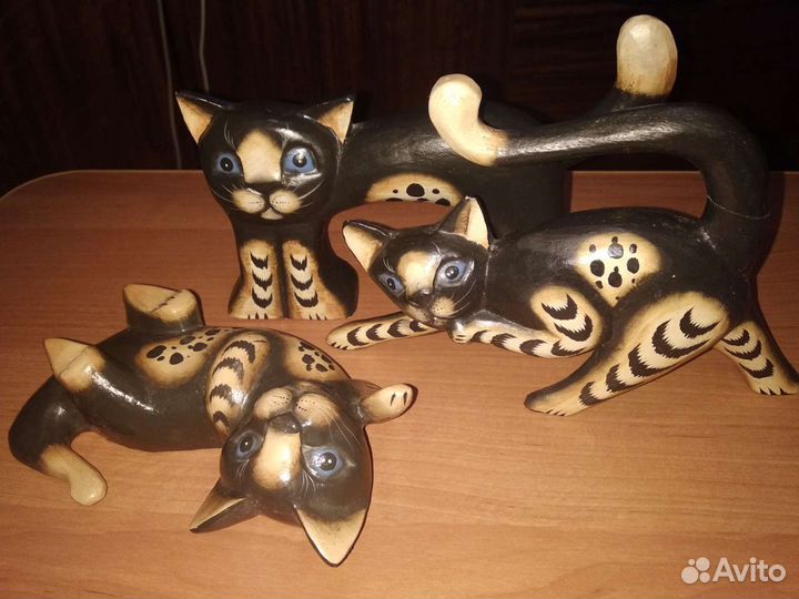 Статуэтки кошки.Дерево. (3шт.)