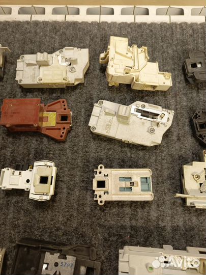 Замок стиральной машины