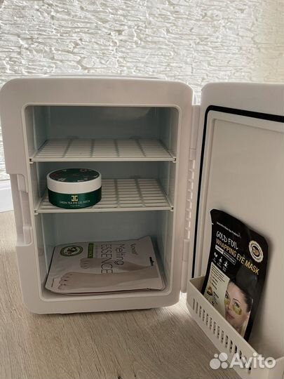 Минихолодильник для косметики