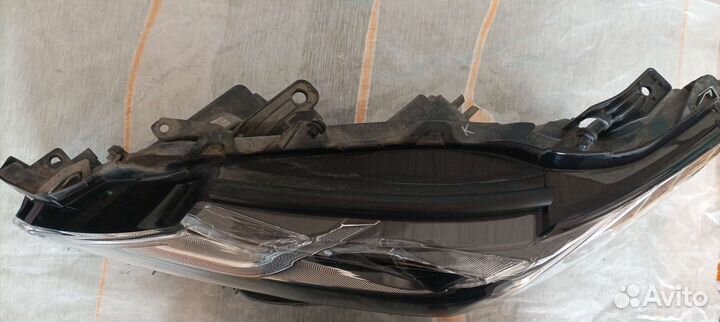 Фара на Камри 70 (оригинал)