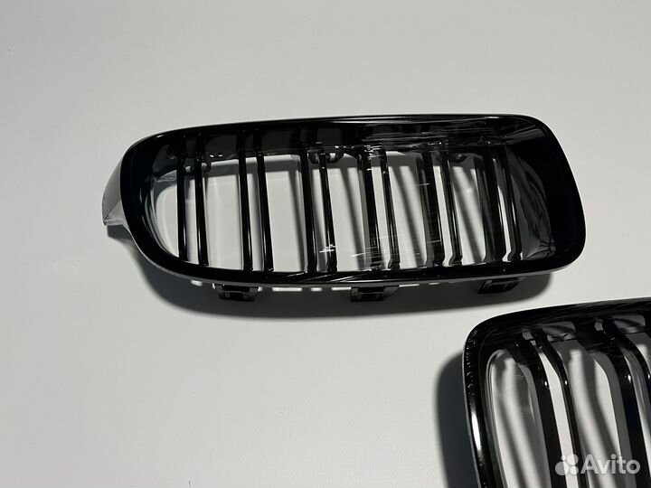 Решетка радиатора BMW F30 черный глянец M стиль