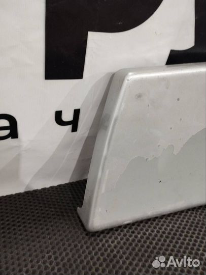 Лючок правого спойлера Volvo FH4