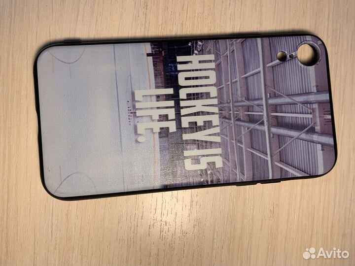 Чехлы на iPhone XR