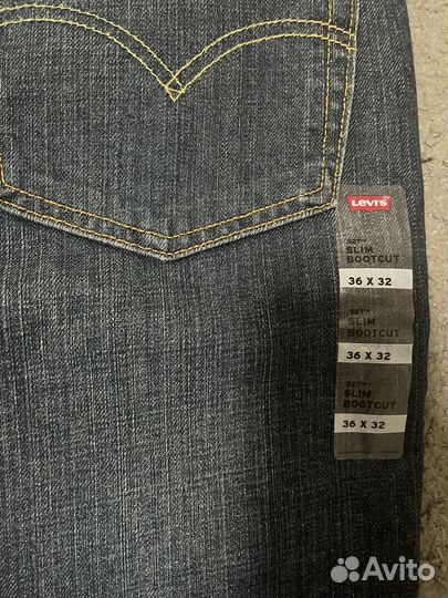 Джинсы Levis