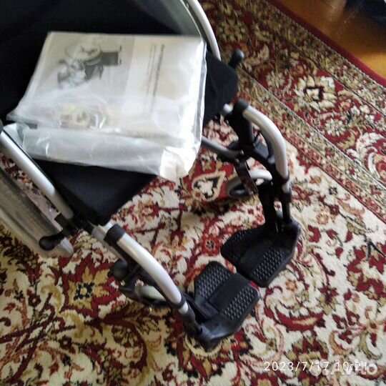 Кресло коляска для инвалидов