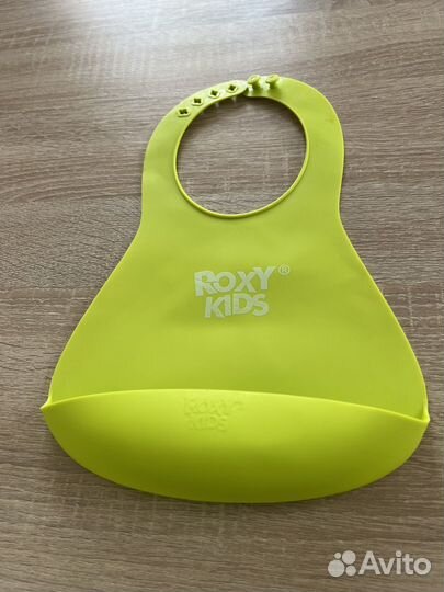 Нагрудник силиконовый для кормления