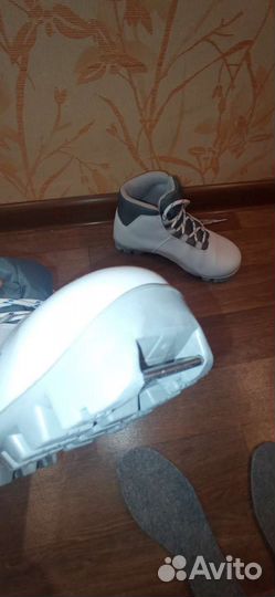 Лыжные ботинки