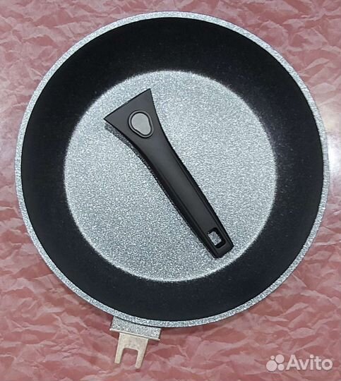 Сковорода 28см