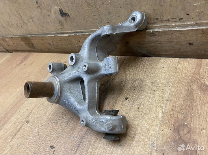 Кулак поворотный задний правый Vw Tiguan 17+ 2WD