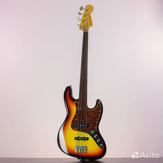 Fender JB-62 Fretless Sunburst Japan 1984