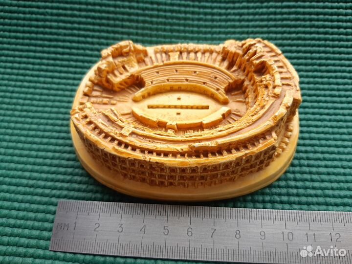 Сувенирный макет амфитеатра в Тунисе (г. Эль-Джем)