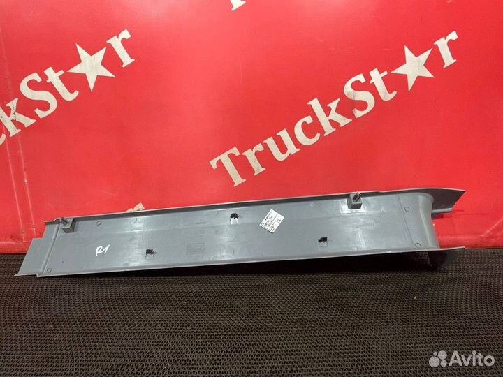 Накладка салона левая Renault T