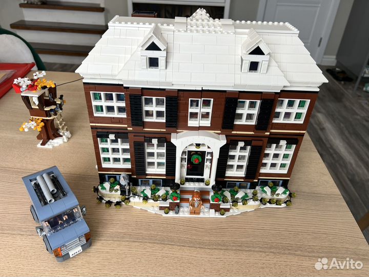 Lego 21330 Один дома