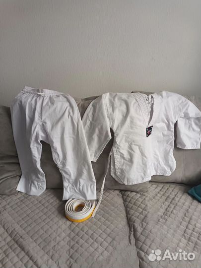 Форма для тхэквондо 130