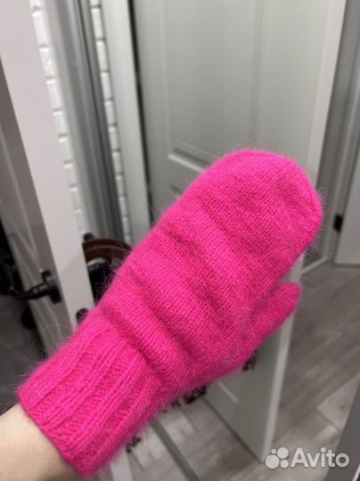 Варежки из пуха норки, ручная работа