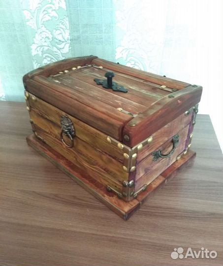 Сундучок деревянный