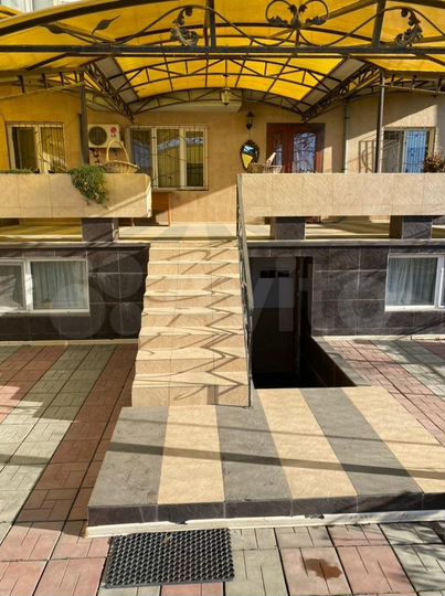 4-к. квартира, 129 м², 1/5 эт.