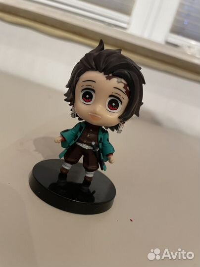 Фигурка танжиро из крд. Открепляется от подставки