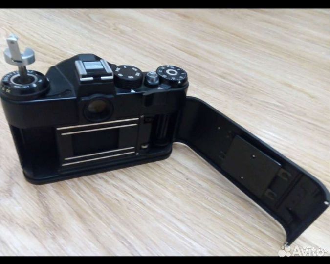 Плёночный фотоаппарат Зенит 11