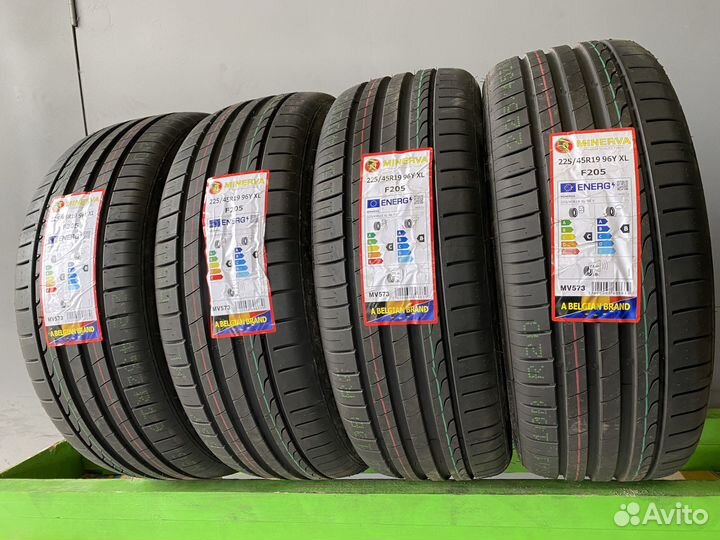 Minerva F205 225/45 R19