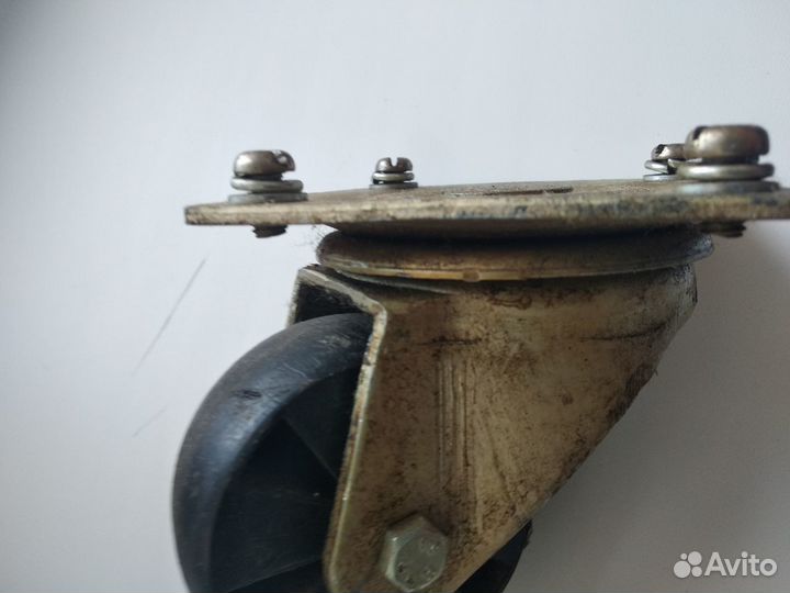 Опора колесная поворотная