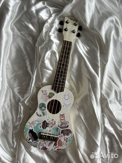 Укулеле veston