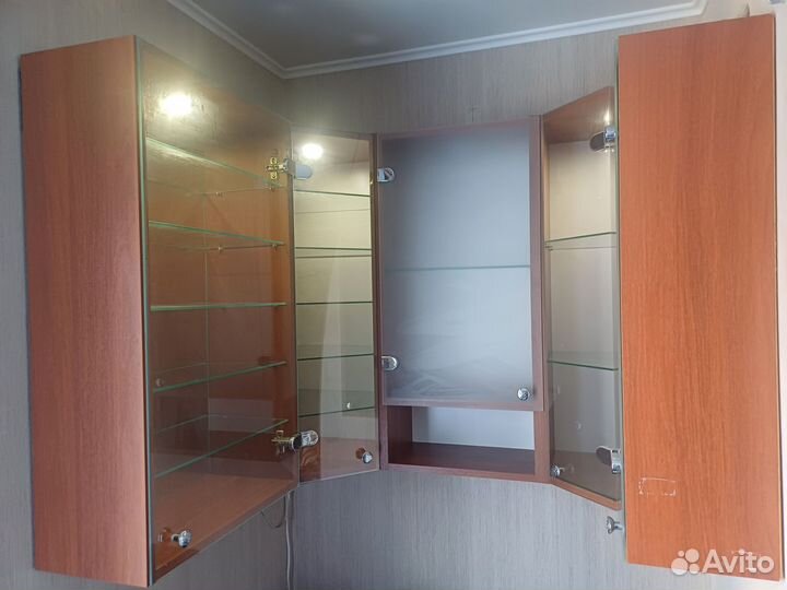 Шкафчик настенный б/у