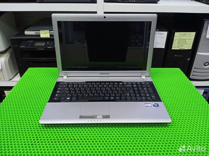 Ноутбук Samsung rv515 e450/4gb/250gb/hd6470m