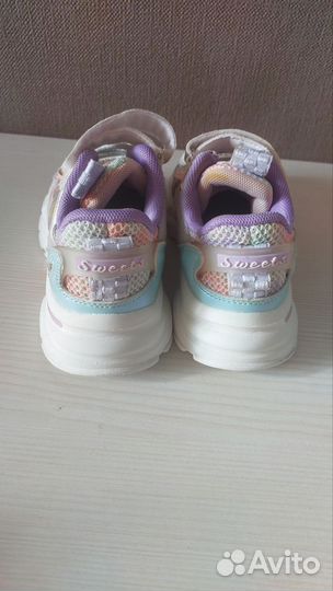 Кроссовки для девочки