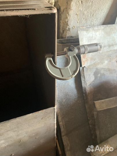 Много емкостей для воды для бани