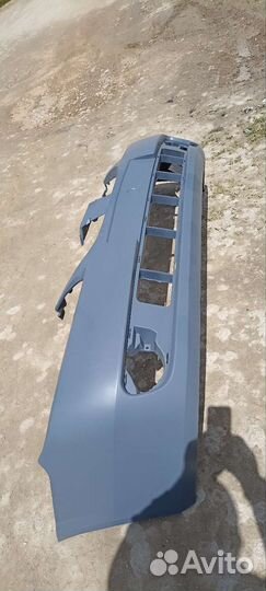 Продам передний бампер на Ниссан Альмера n16