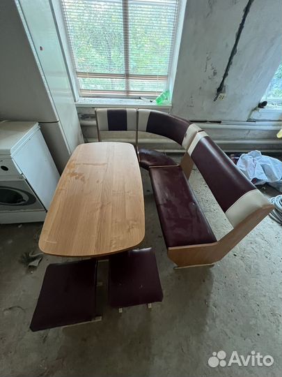 Кухонный уголок со столом бу