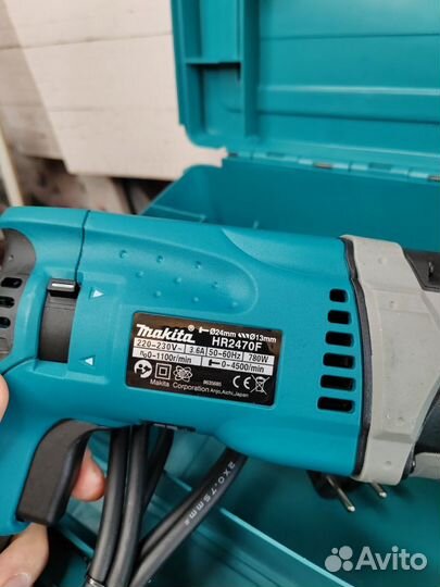 Перфоратор makita HR 2470 с набором буров