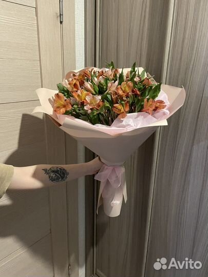 Букет цветов из альстромерии