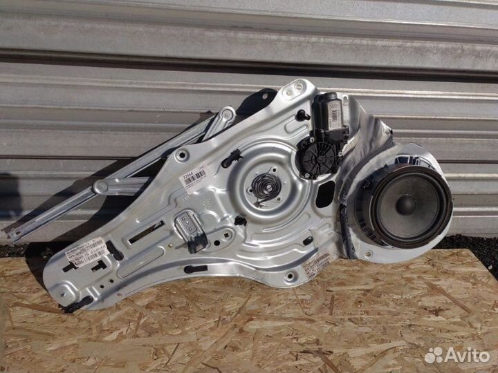 Стеклоподъемник двери передний левый Kia Sportage