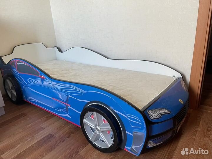 Детская кровать машина с матрасом