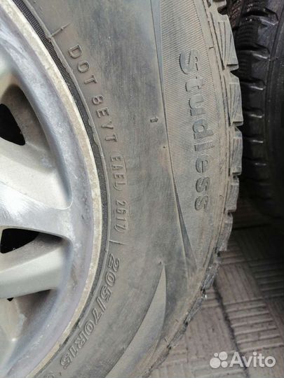 Roadstone Winguard Ice 205/70 R15