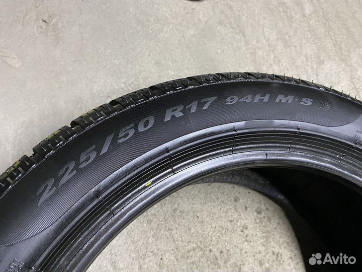 Pirelli Winter Sottozero 210 Serie II 225/50 R17 94H