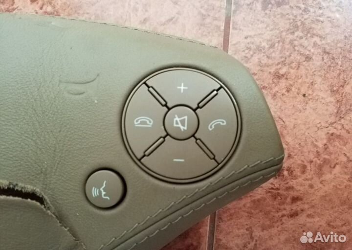 Кнопки руля мерседес S 221 A 2218217551