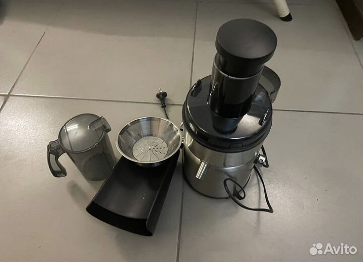 Центробежная соковыжималка Scarlett SL-1511