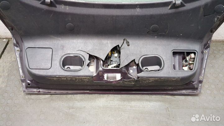 Крышка багажника Mitsubishi Carisma