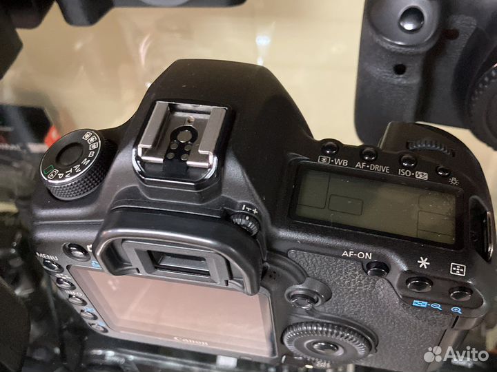 Зеркальный фотоаппарат Canon 5d mark ll