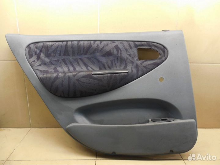 Обшивка двери задней левой Scenic 2003-2009