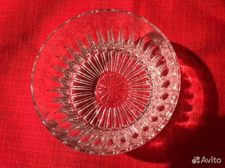 Хрустальная вазочка
